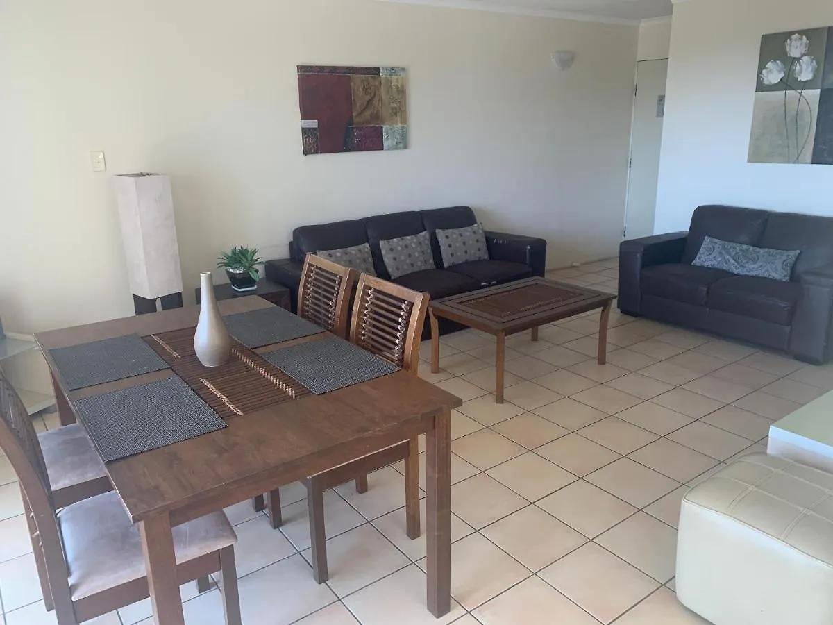 Beachfront Towers Maroochydore 0*,  Australia